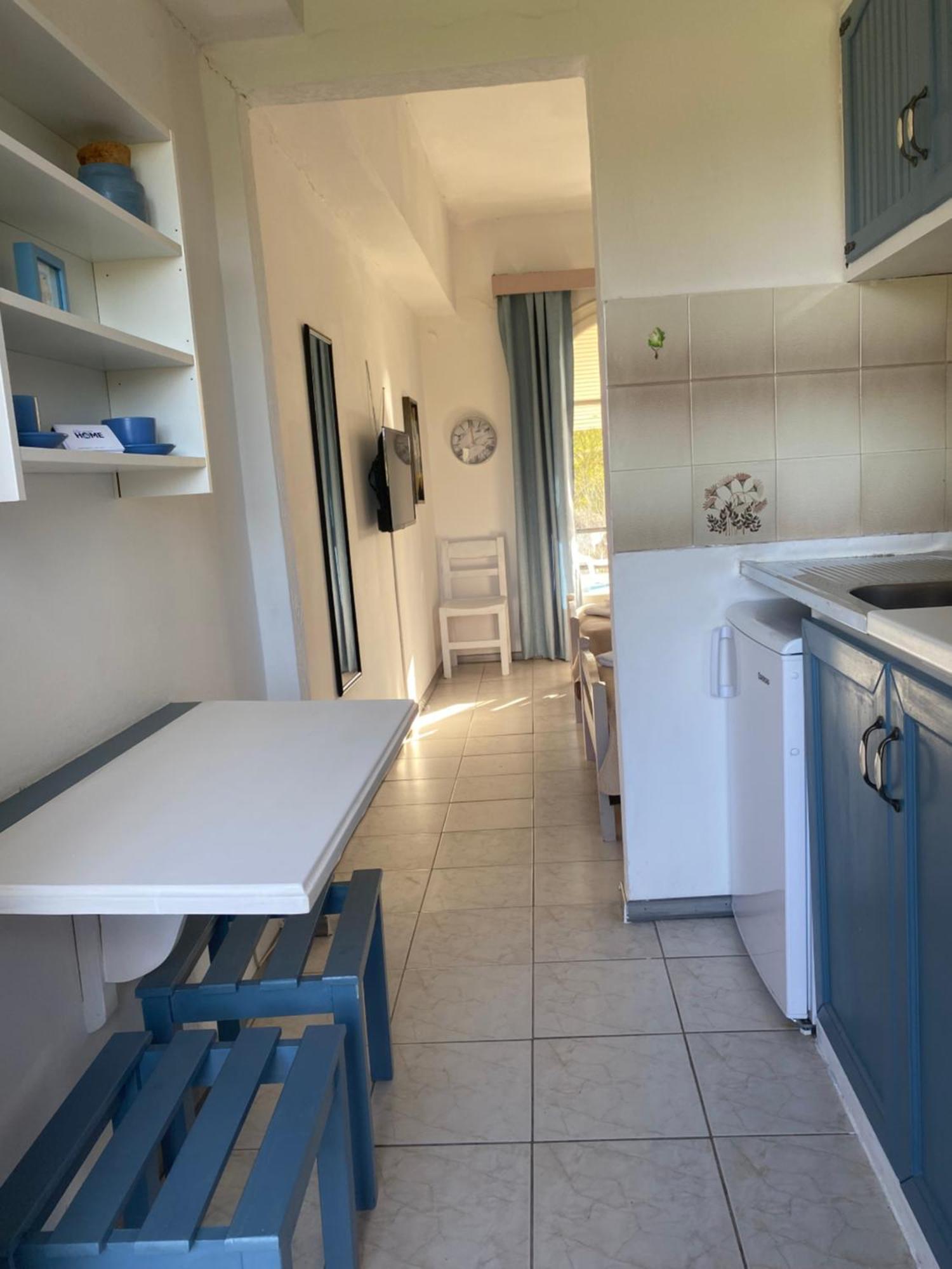 Navy Apartment With Mountain View &Private Parking Vátos 외부 사진