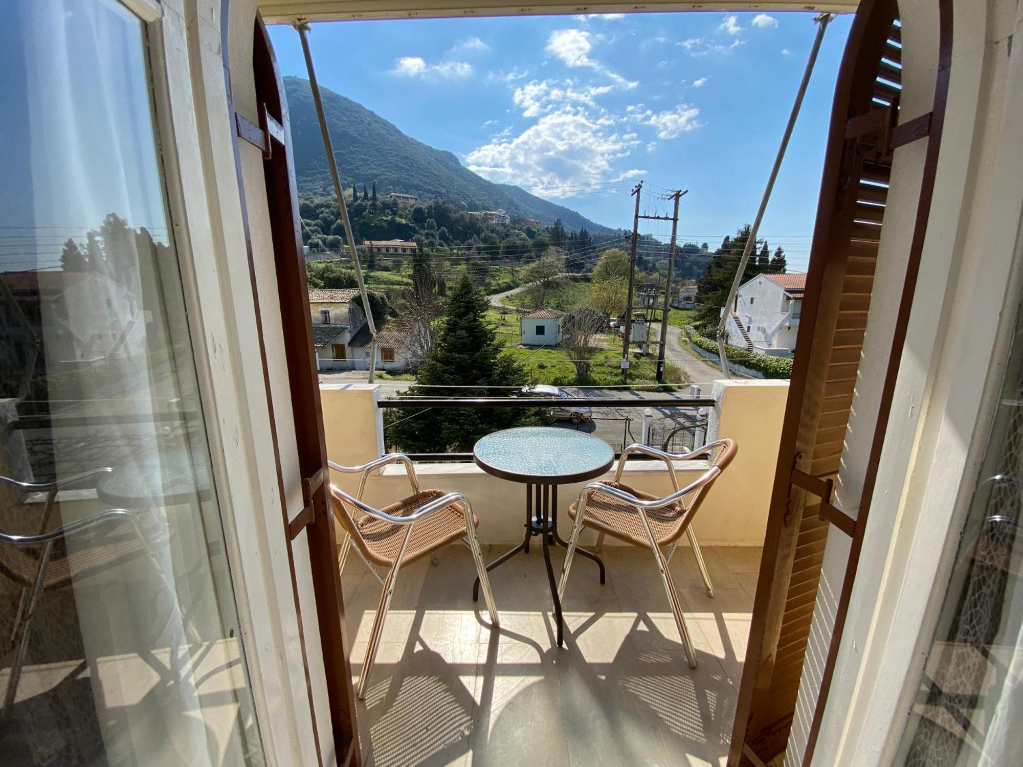 Navy Apartment With Mountain View &Private Parking Vátos 외부 사진