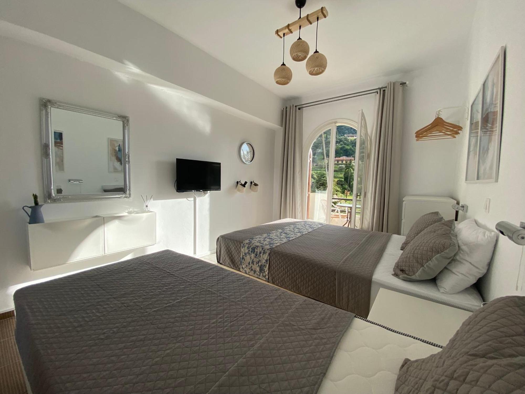 Navy Apartment With Mountain View &Private Parking Vátos 외부 사진